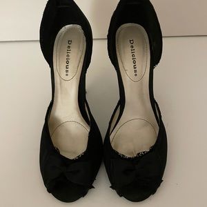 Black heels. Size 6 1/2